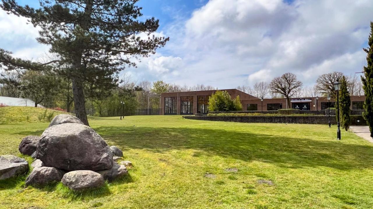Fletcher Familiehotel De Hunzebergen Exloo Exteriör bild