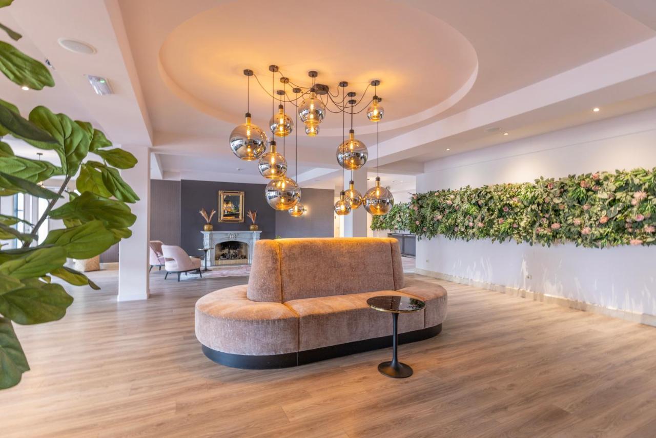 Fletcher Familiehotel De Hunzebergen Exloo Exteriör bild
